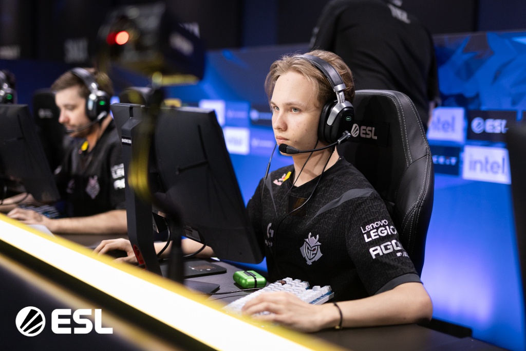 Best Cs2 Crosshair Codes List Used By Pros 2024 Monesy